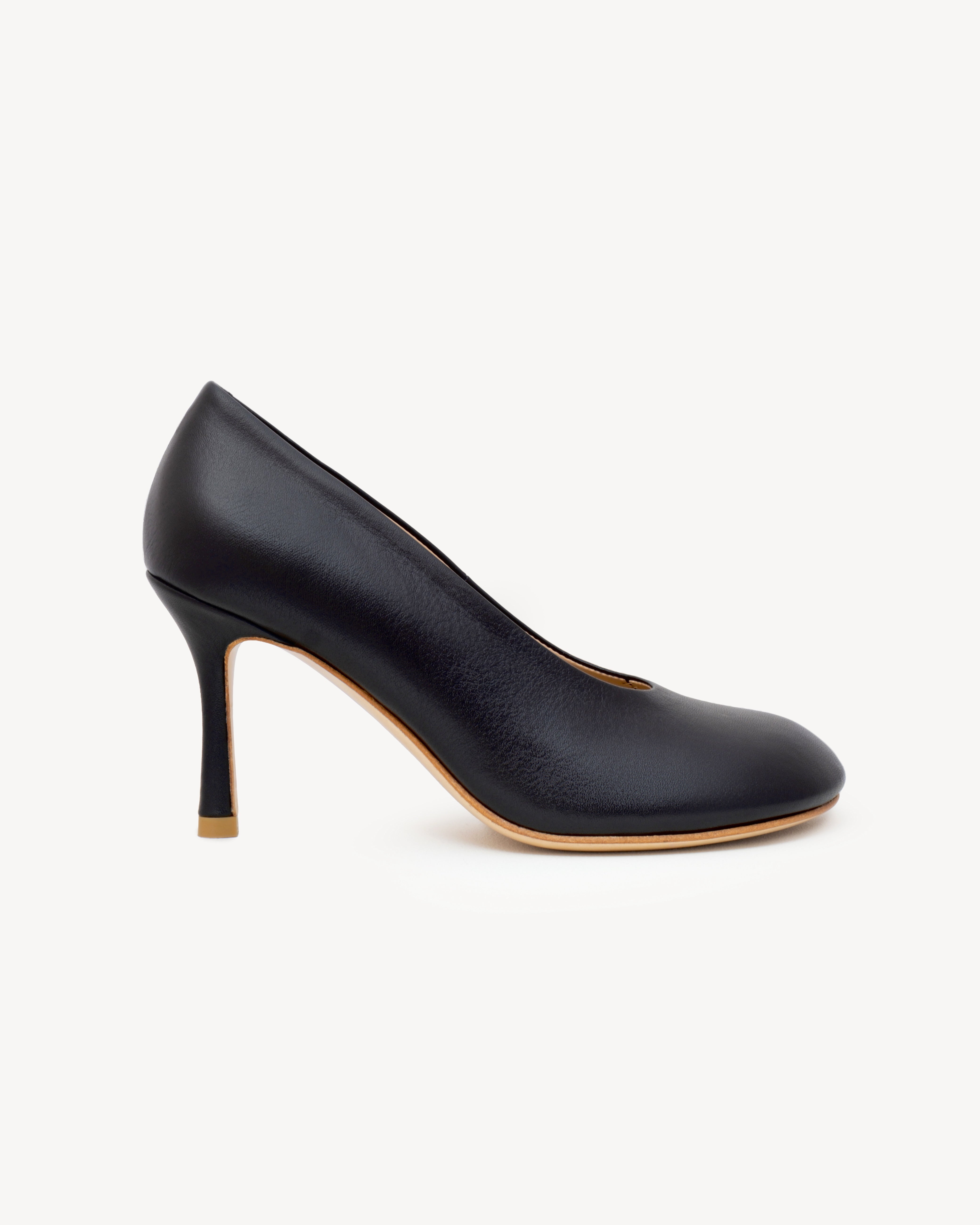 GIA BLACK